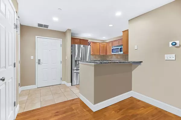 Everett, MA 02149,120 Wyllis Ave #102