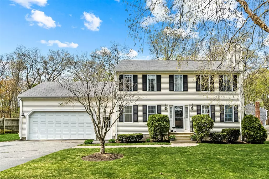 Attleboro, MA 02703,15 Candleberry Ln