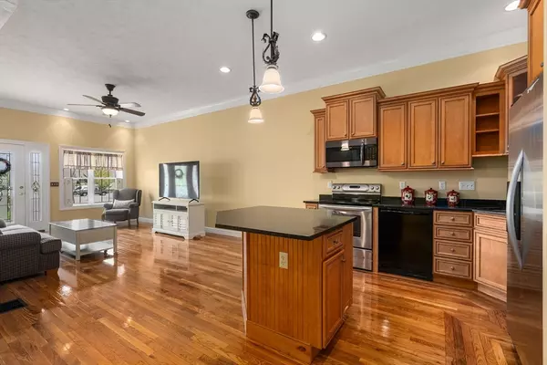 Hubbardston, MA 01452,50 Madison Way #50