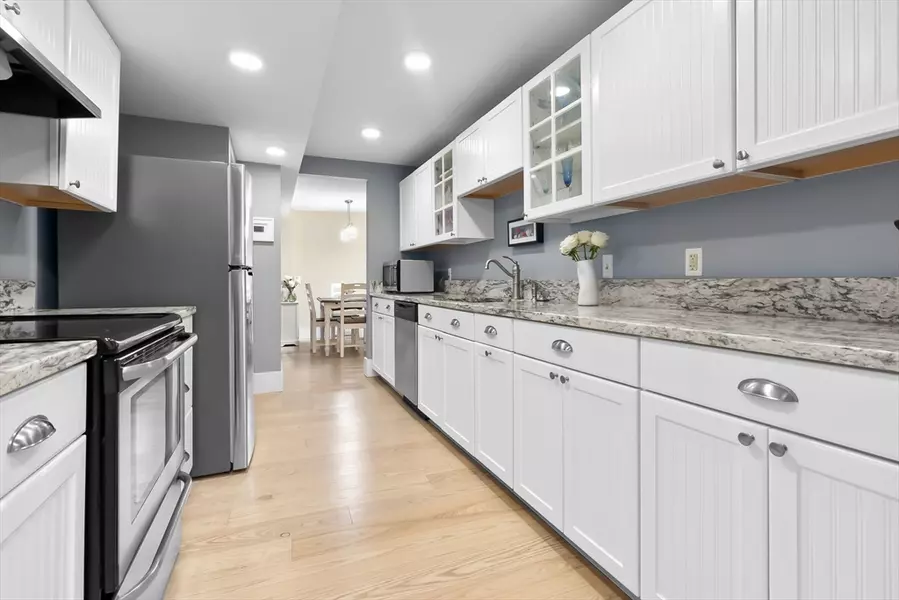 1 Loring Ave #212, Swampscott, MA 01907