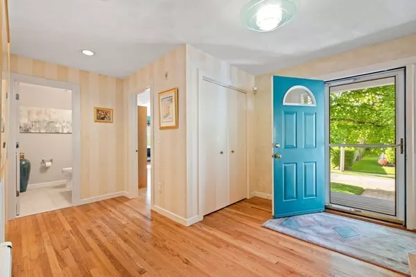 Needham, MA 02492,77 Hillcrest Rd