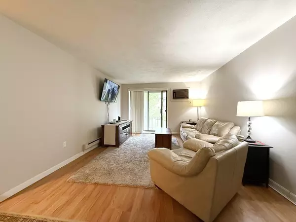 Boxborough, MA 01719,284 Codman Hill Road #21B