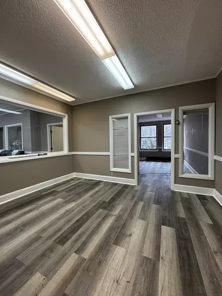 202 Central St, Lowell, MA 01852