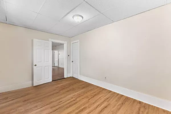 New Bedford, MA 02746,109 Davis St #1