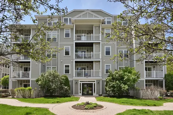 990 Vfw Pkwy #302, Boston, MA 02132