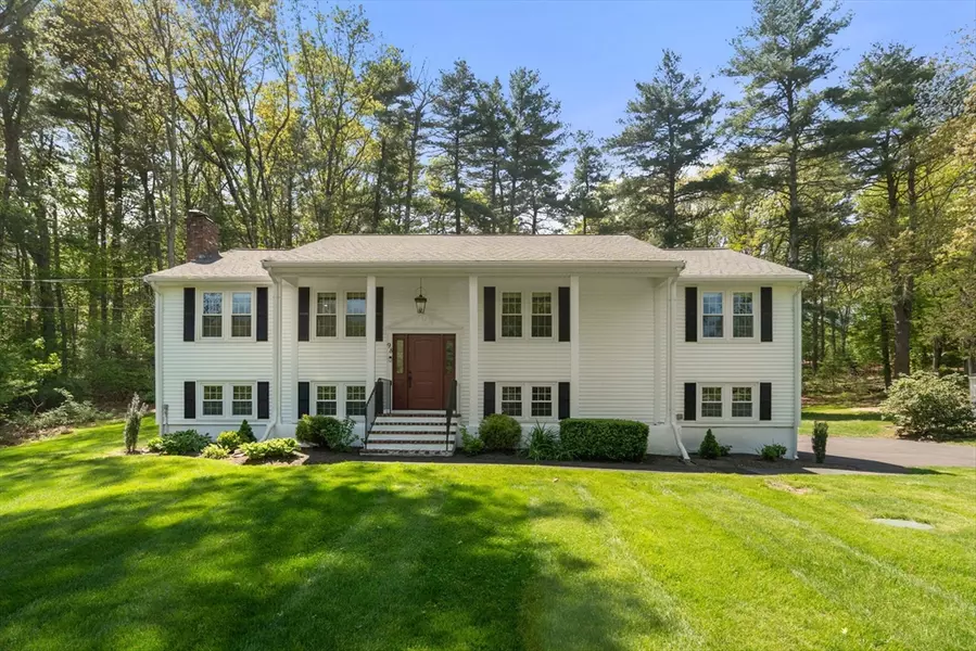 98 Union St, Norfolk, MA 02056