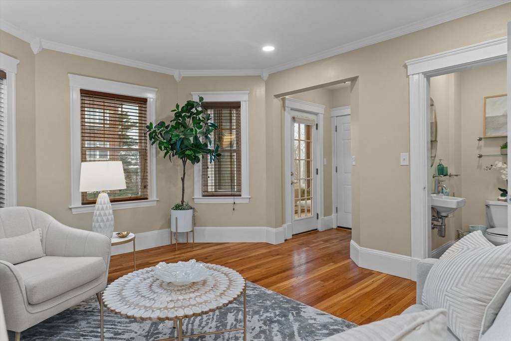 Cambridge, MA 02140,23 Wood St #3