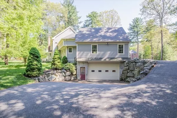 Walpole, MA 02081,16 Covey Road