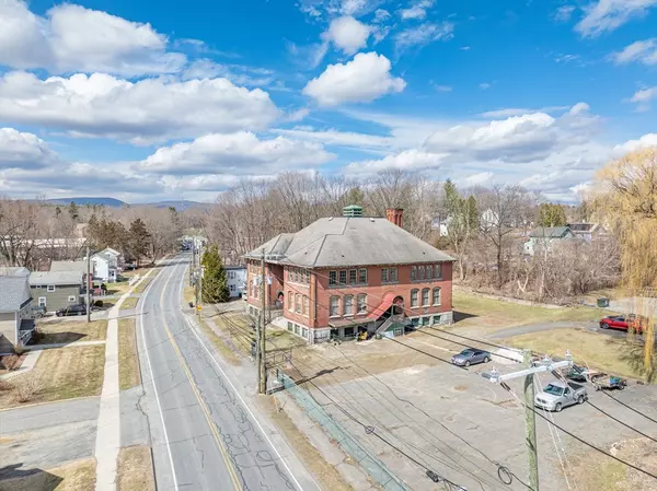 Pittsfield, MA 01201,40 Pecks Rd