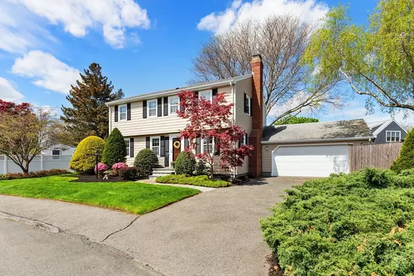 Salem, MA 01970,10 Dearborn Ln