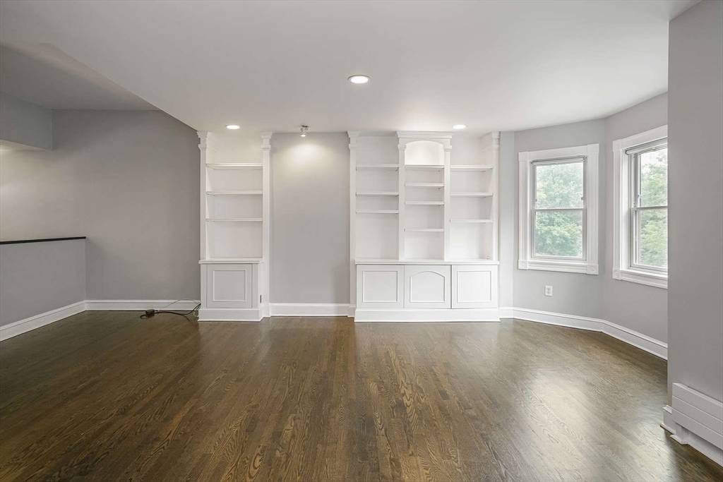 Boston, MA 02116,16 Follen Street #3