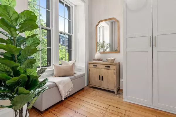 Boston, MA 02129,50 Monument Square #5