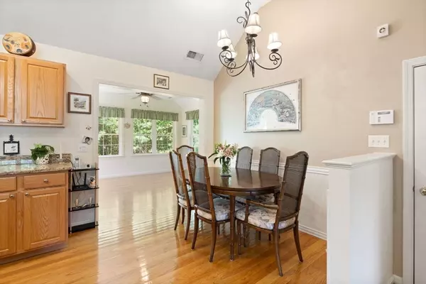 Stoughton, MA 02072,60 Brewster Rd #60