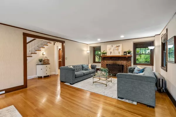 Sharon, MA 02067,15 Pleasant Street