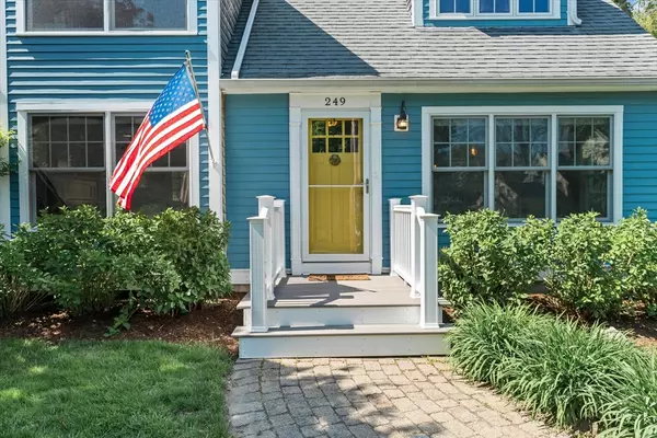 Cohasset, MA 02025,249 Beechwood St