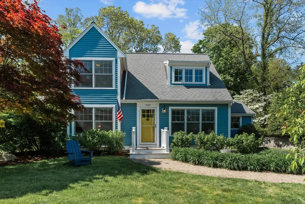 Cohasset, MA 02025,249 Beechwood St