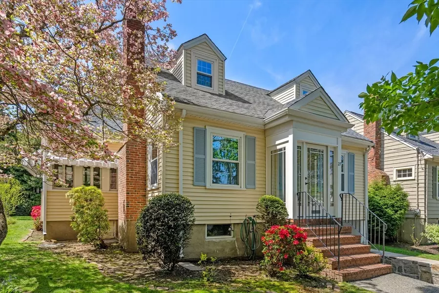 27 Hope Ave, Milton, MA 02186
