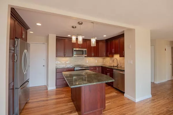 Swampscott, MA 01907,1002 Paradise Rd #PHH