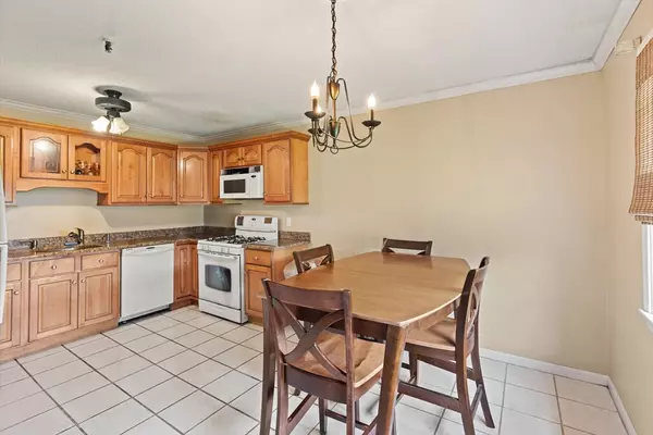 Dracut, MA 01826,94 Tennis Plaza #10