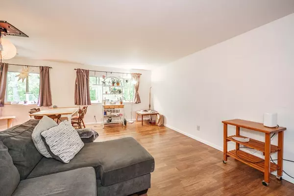 Northampton, MA 01060,74 Barrett #304