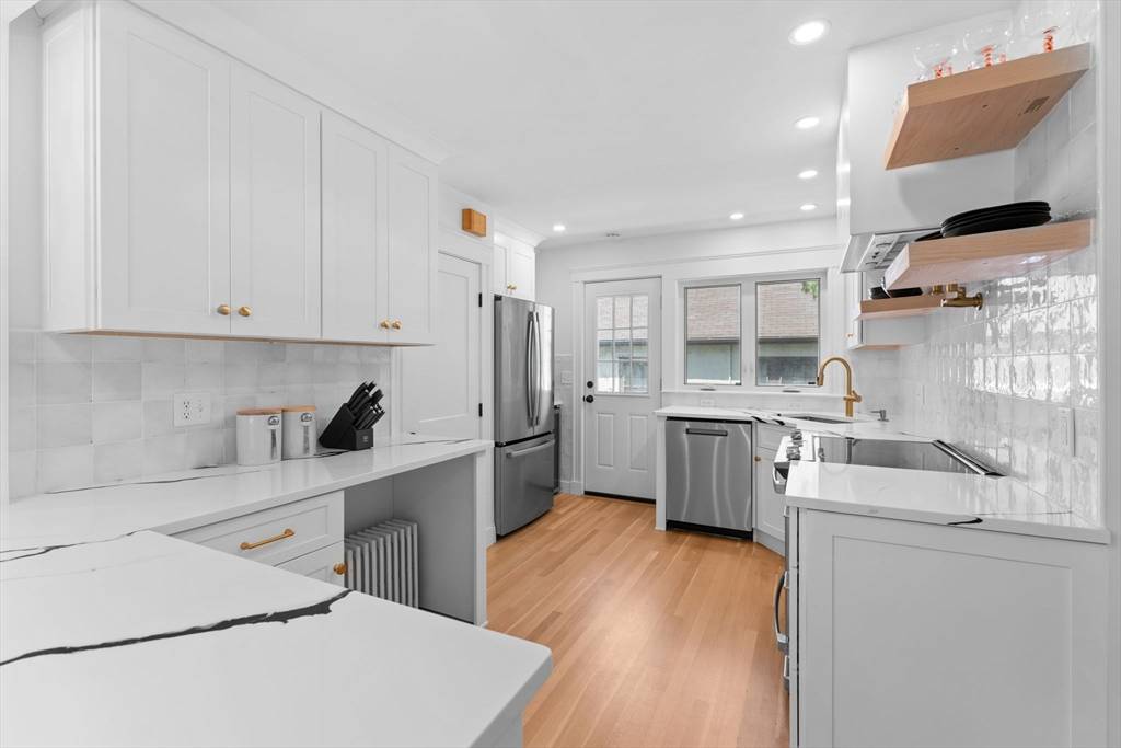Boston, MA 02132,633 Lagrange St