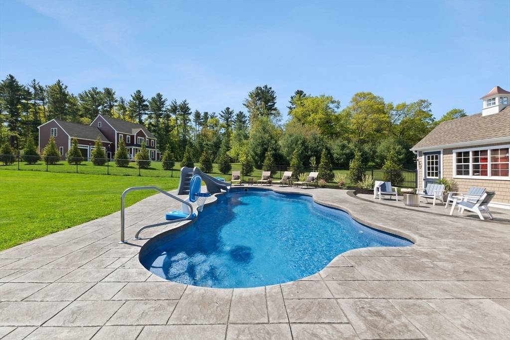 Bridgewater, MA 02324,20 Quail Run Rd
