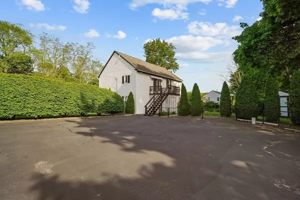 Blackstone, MA 01504,19 Mendon St