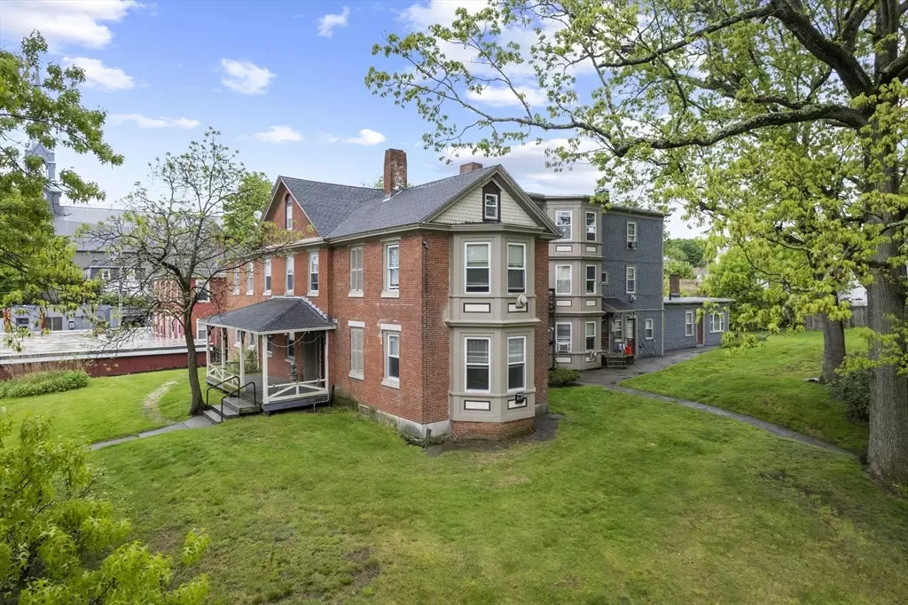Webster, MA 01570,51 Prospect St