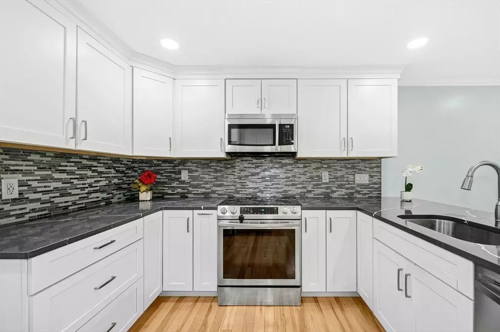 Uxbridge, MA 01569,89 E Hartford Ave #3D