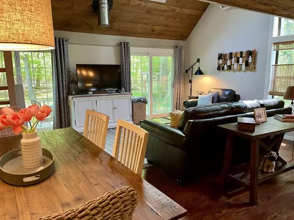 Easton, MA 02356,19 Greenwood Village St #19