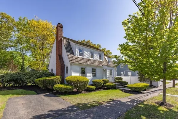 Milton, MA 02186,9 Courtland Cir