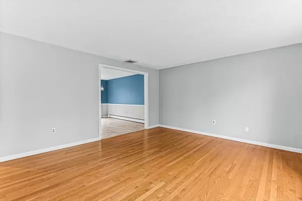 Medford, MA 02155,11 Jeremiah Cir