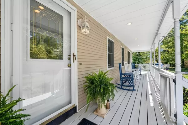 Upton, MA 01568,25 Warren Street