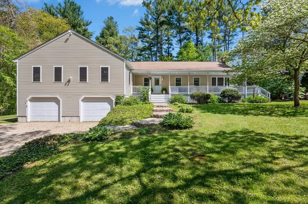 Upton, MA 01568,25 Warren Street