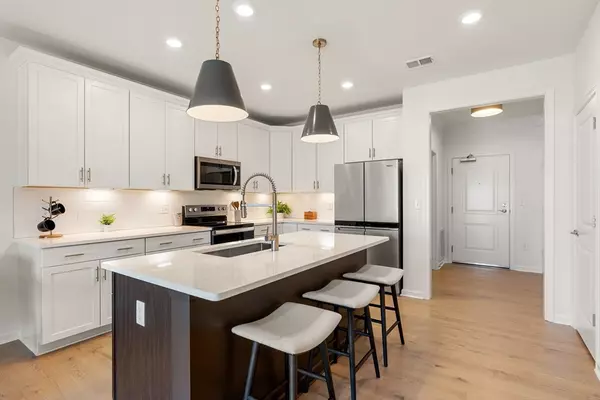 Westborough, MA 01581,1 Codman Way #402
