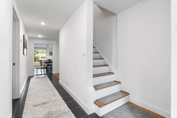 Burlington, MA 01803,27 Glen Avenue