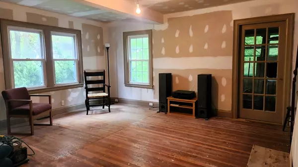 Uxbridge, MA 01569,72 Sylvan Rd