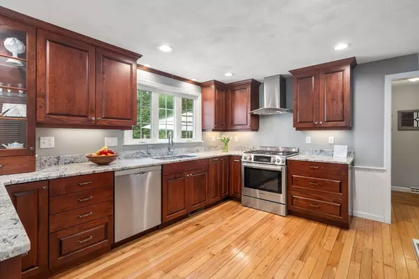 Chelmsford, MA 01824,15 Clover Hill Dr