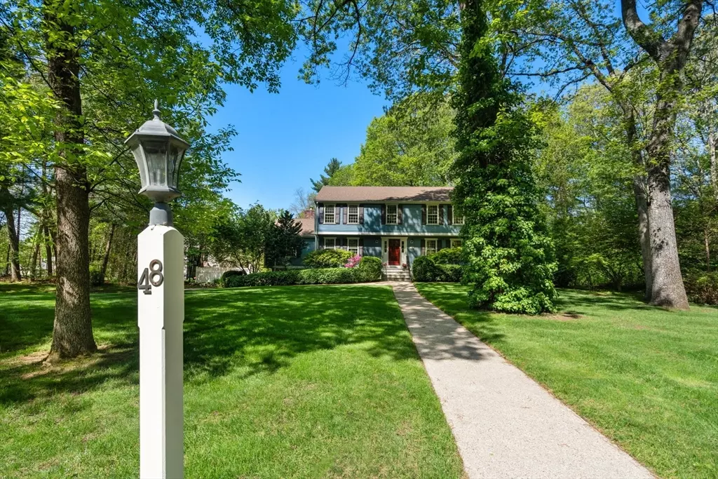 Walpole, MA 02081,48 Pine Hill Dr