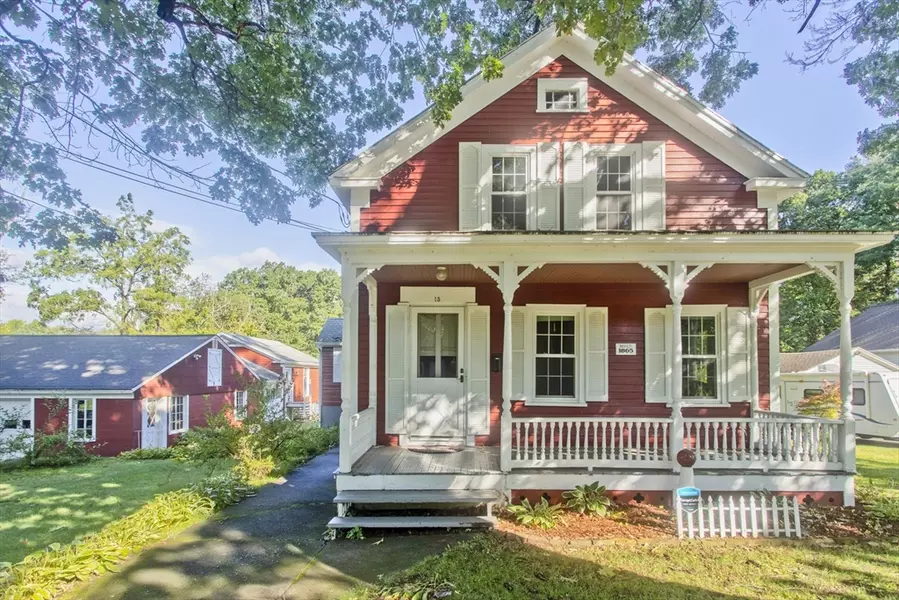 13 Everett St, Easthampton, MA 01027