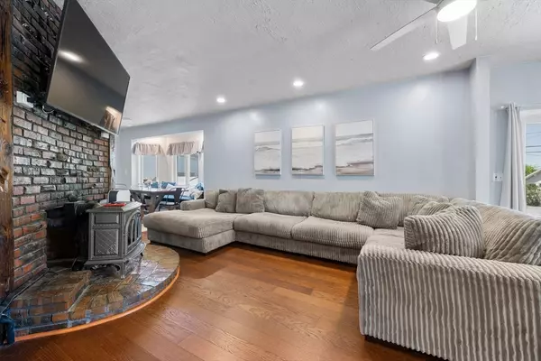 Hull, MA 02045,110 Draper Ave