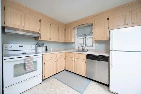 Rockland, MA 02370,55 Huggins Rd