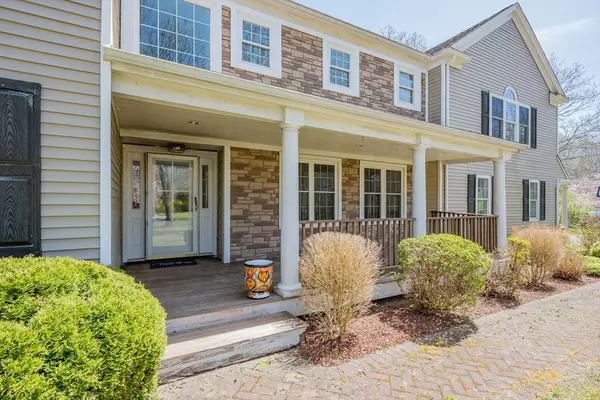 22 Dogwood Dr, Sandwich, MA 02644