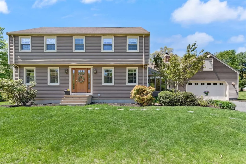 Chelmsford, MA 01824,23 Clover Hill Drive