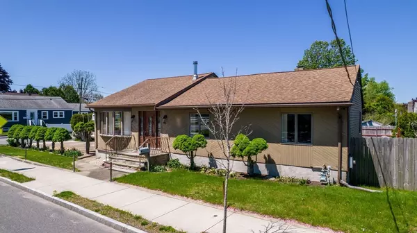 Dartmouth, MA 02748,43 Russells Mills Rd