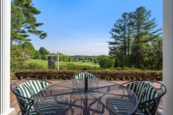Weston, MA 02493,49 Newton St