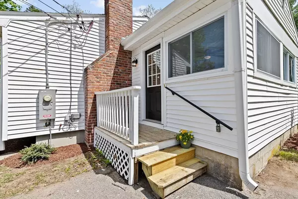 Walpole, MA 02081,14 Chandler Ave