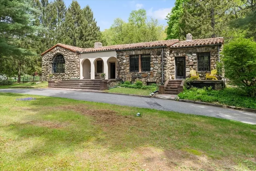 263 Ashland Street, Holliston, MA 01746