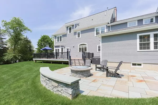 Holliston, MA 01746,50 Amy Lane