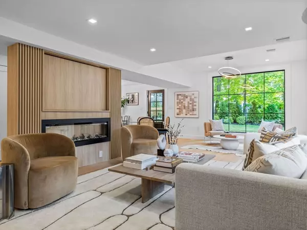 8 Wiswall #8, Wellesley, MA 02482